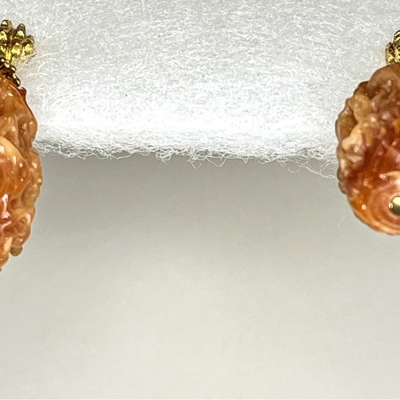 Morel Insipred Vintage Plastic Clip-On Earrings - Picture 3 of 9